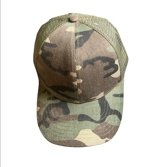 C.C Exclusives army print hat with ponytail slit - Picture 1 of 4